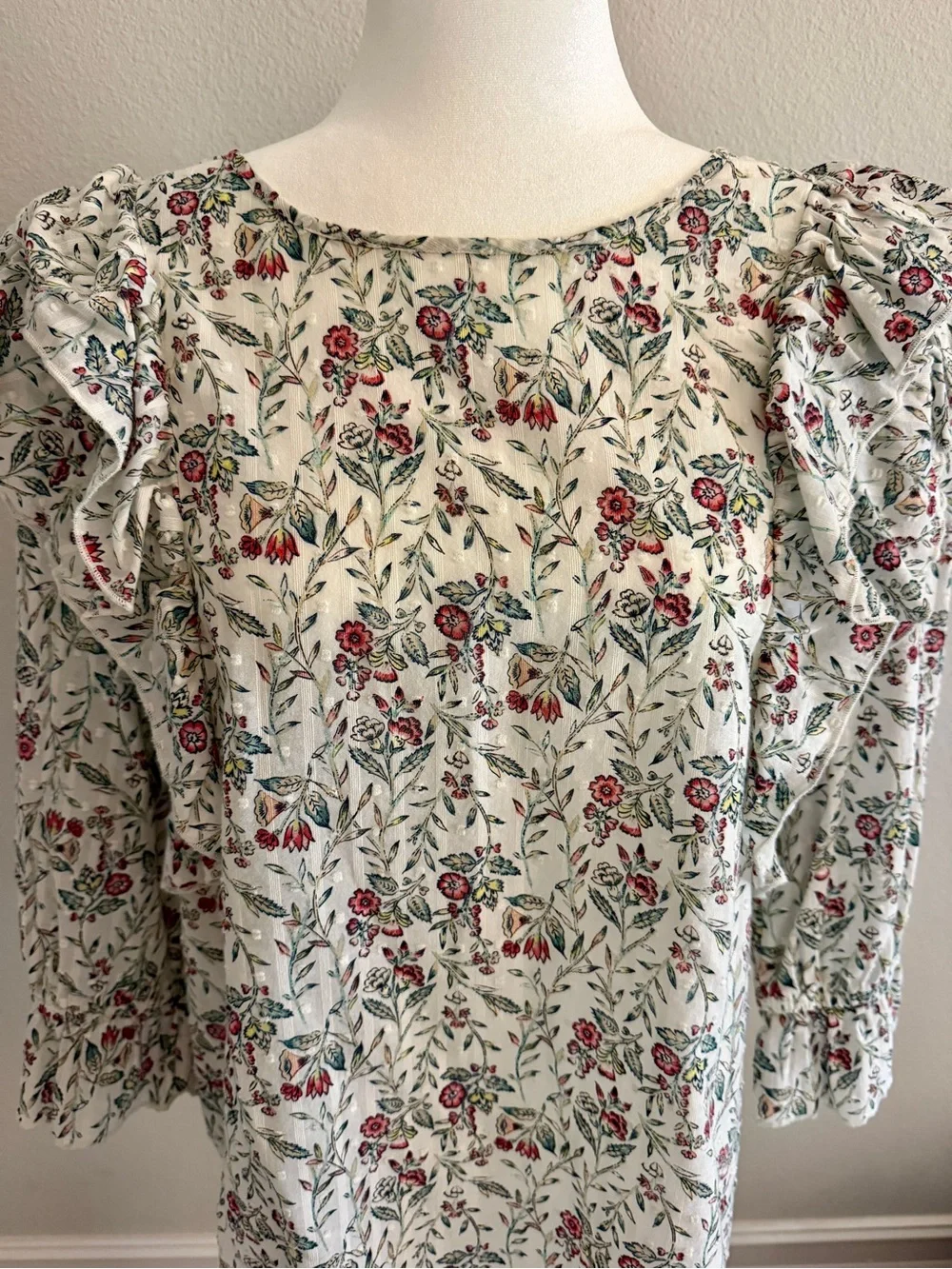 LOFT Floral Scalloped Ruffle Blouse Cream Puff Size L - EUC